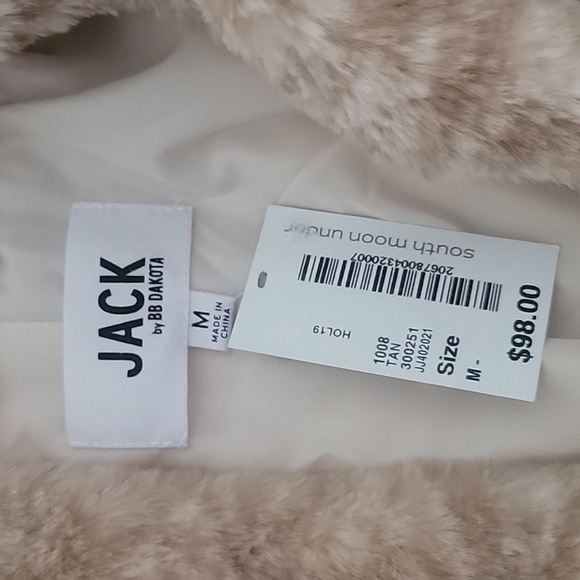 Jack by BB Dakota. Size M. Faux Fur Cropped Jacket. NEW with Tag! - Picture 4 of 11